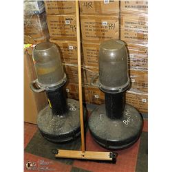 LOT OF 2 WOBBLE LIGHTS AS IS WITH PUSH BROOM