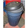 Image 1 : LOT OF 2 RUBBERMAID GARBAGE BINS