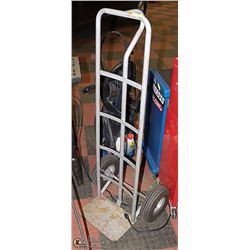 TWO WHEEL HAND TRUCK/DOLLY
