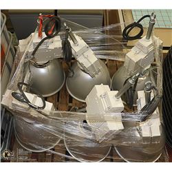 PALLET OF ASSORTED APPLETON LIGHTS