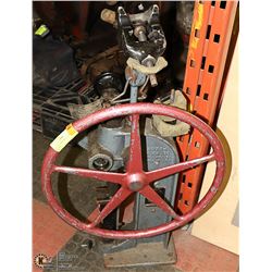 ANTIQUE COBBLERS HEEL PRESS MACHINE