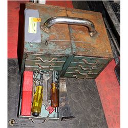 GREEN TOOL CARRIER WITH 1/4 AND 3/8 DRIVE SOCKETS