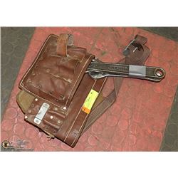 WRENCHES + POUCH