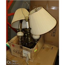 LOT OF 4 VINTAGE LIGHT LAMPS