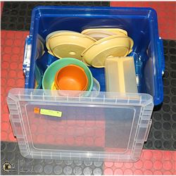 SMALL TOTE OF VINTAGE TUPPERWARE
