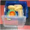 Image 1 : SMALL TOTE OF VINTAGE TUPPERWARE