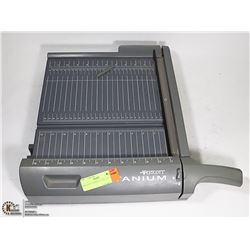 WESTCOTT PAPER CUTTER 14 X 16