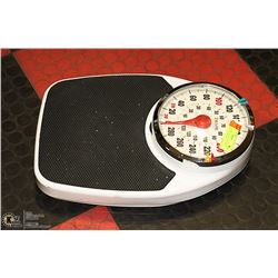 TAYLOR VINTAGE FLOOR SCALE, WEIGHS UP TO 280LBS