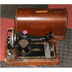 VINTAGE WOOD CASE SINGER SEWING MACHINE