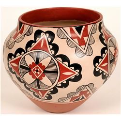 Pot by Cecelia Romero (121013)
