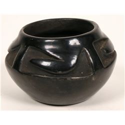 Carved Santa Clara Blackware (121008)