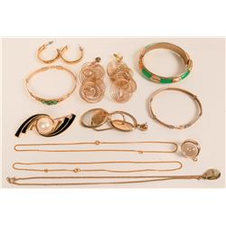 High End Gold Toned Modern Jewelry (121211)