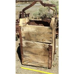 Wood Bucket using Square Nails  (119469)