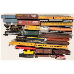 Misc. HO rolling stock, locomotives.  (121038)