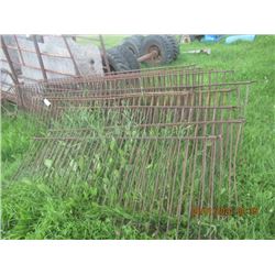 12) 8' to 12' Metal Fencing, Small Animal Fencing