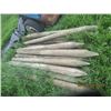 Image 2 : 35 pcs - 7) 8' Treated Posts 21) 7' Treated Posts 7) 6' Treated Posts
