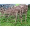 Image 1 : 18) 10' Metal Corral Panels