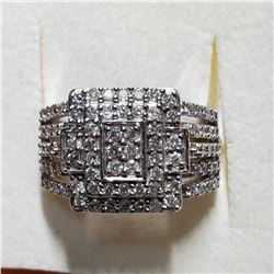 10K WHITE GOLD & DIAMOND RING SIZE 6.5