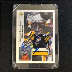 MARIO LEMIEUX SIGNED 1992-93 UPPER DECK HOCKEY CARD (CONN SMYTHE TROPHY)