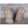 Image 3 : Unknown Wood Pistol Grips