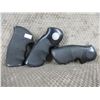 Image 2 : 3 Rubber Pistol Grips