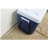 Image 3 : Rubbermaid DURAChill 75 Qt Blue Chest Cooler w/ Wheels