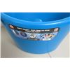 Image 8 : American V8 Piston Power Pack 12-Can Cooler and Blue Plastic Ice Bucket