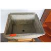 Image 2 : Concrete 20"x24"x`4" Deep Sink
