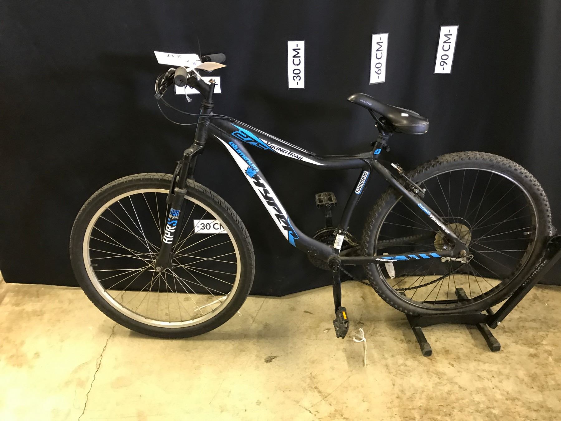 BLACK HYPER VIKING TRAIL, 21 SPEED, 74CM STANDOVER HEIGHT MOUNTAIN BIKE