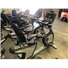 Image 2 : STAR TRAC RECUMBENT BIKE