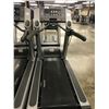 Image 2 : LIFE FITNESS FLEXDECK INCLINE COMMERCIAL TREADMILL, 120V/20A PLUG
