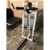 Image 1 : LIFE FITNESS LEG LIFT STATION