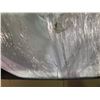 Image 2 : BETSY TUB ITEM # 296308 WITH VISIBLE CRACK
