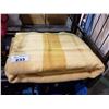 Image 2 : HUDSON BAY BLANKET & BROTHER LOCK 1034D SEWING MACHINE WITH CARRYING BAG