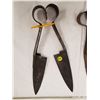 Image 2 : 2 HAND SHEARS, 1 STAMPED WESTERN SHEAR COMPANY