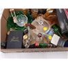 Image 2 : LOT OF COLLECTIBLES - SALT & PEPPER SHAKERS ETC.