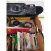 Image 4 : LOT OF CAMERAS, FLASHES, BULBS