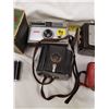 Image 3 : LOT OF VINTAGE CAMERAS (1 IN ORIGINAL BOX)