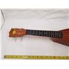 Image 3 : UKULELE, TRIUMPH - 4 STRING\