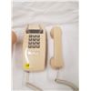 Image 3 : 3- Vintage Telephones