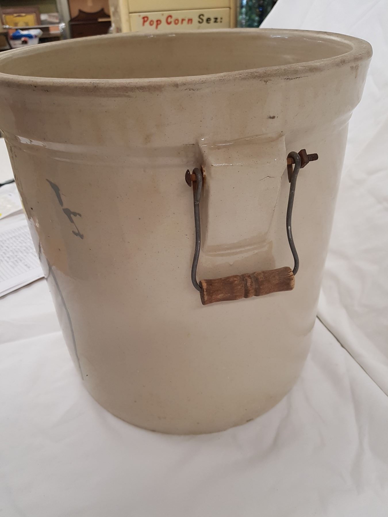 5 Gallon Medalta Crock