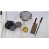 Image 2 : VINTAGE KITCHENWARE