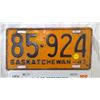 Image 3 : 1- VINTAGE 1947 SASKATCHEWAN LICENCE PLATE +  2- 2009 LICENSE PLATES