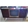 Image 1 : ENTERTAINMENT CENTRE (TV, RECORD PLAYER, AM/FM RADIO)