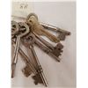 Image 3 : LOT OF SKELETON KEYS