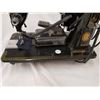 Image 2 : SINGER SEWING MACHINE