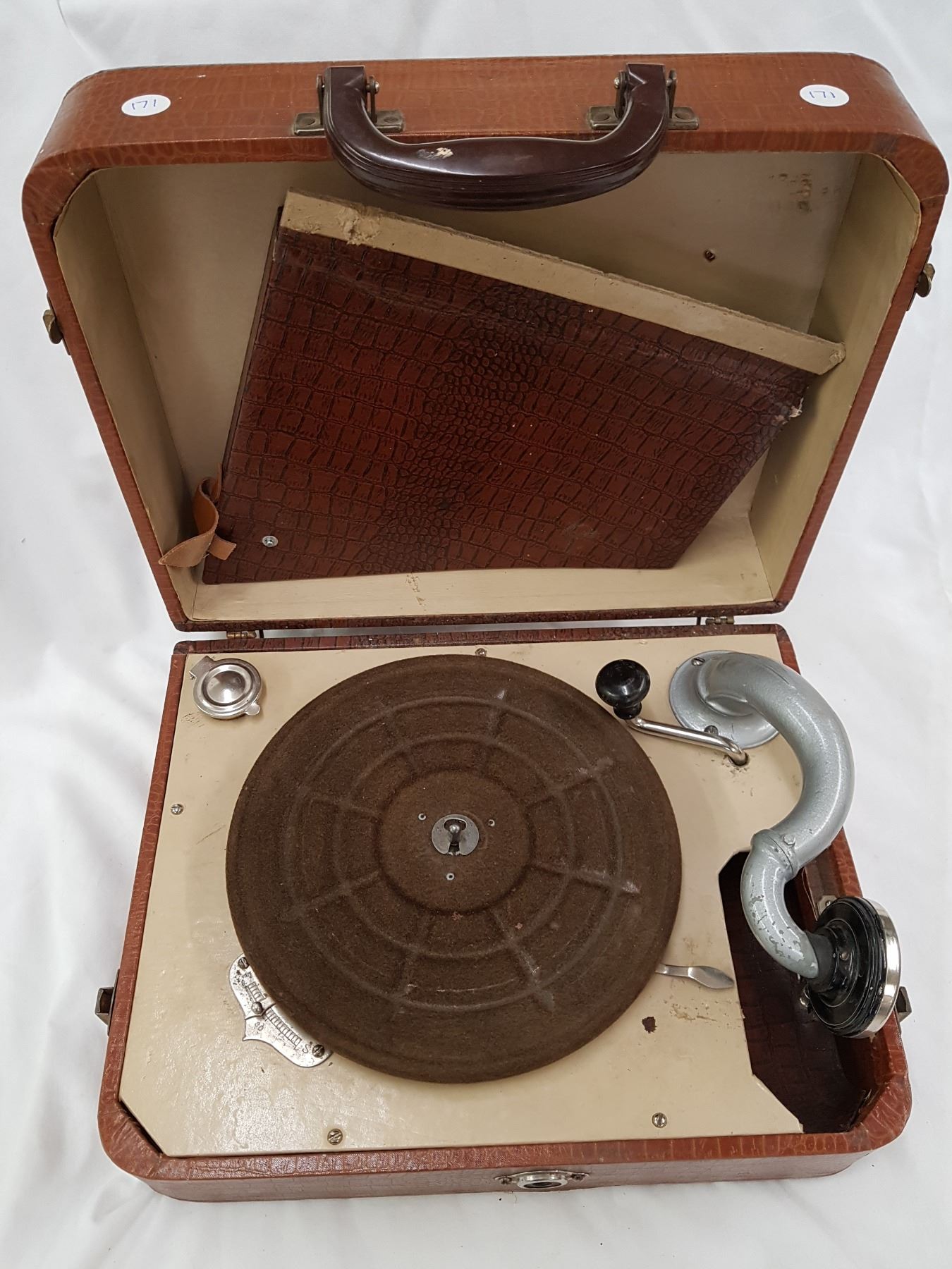 ANTIQUE RECORD PLAYER