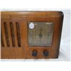 Image 2 : ANTIQUE WOODEN RADIO