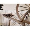 Image 4 : ANTIQUE SPINNING WHEEL 30"