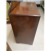Image 6 : 3 DRAWER DRESSER